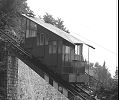 Funiculaire Territet Mont Fleuri alter Wagen im Einsatz bis September 1981 auf der Brücke unterhalb von der Bergstation