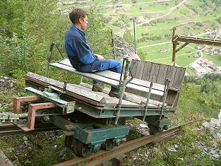 Funiculaire Orsières usine - Château-d'eau - Standseilbahn Kraftwerk Orsières - Wasserschloss - der alte Wagen bis 2015