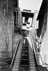 Funiculaire Usines Suchard - Neuchâtel Gare Serrières - Standseilbahn bei der Fabrik Suchard in Neuenburg