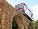 Funiculaire Neuchâtel Chaumont - der einzige Wagen der Windenbahn auf dem hohen Viadukt
