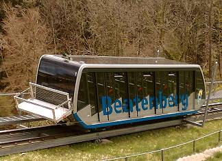 Standseilbahn Beatenberg Wagen unterhalb der Bergstation