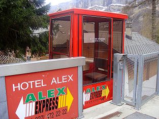 Schrägaufzug beim Hotel Alex in Leukerbad