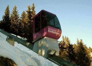 Schrägaufzug Garaventa im Dorf Bettmeralp