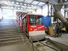 Wagen der Standseilbahn Stoos in der Talstation