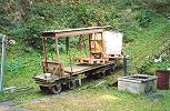 Standseilbahn Kraftwerk Amsteg Unter Axeli - abenteuerlicher Materialwagen in der Talstation - Foto Matthias Pioch