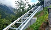 Domat/Ems Friedhof öffentlicher Schräglift Standseilbahn Foto Markus Seitz Archiv standseilbahnen.ch