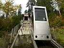 Kabine der Standseilbahn Caumasee