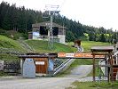 Savognin Tigignas Schrägaufzug - unten rechts das Restaurant - oben die Bergstation Sessellift hinunter nach Savognin