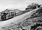 Die Standseilbahn Muottas Muragl mit der Bergstation in ihren Anfangsjahren