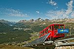 Aussicht von Muottas Muragl mit der aktuellen Standseilbahn