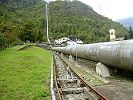 Trassee der Standseilbahn und die Druckleitung in Campocologno