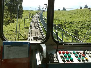 Standseilbahn Unterwasser Iltios unterwegs