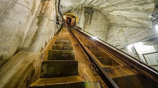 Talstation der Standseilbahn Savatan - Dailly, als noch die historische Standseilbahn Von Roll Baujahr 1946 in Betrieb war