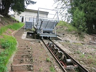 Die modernisierte Standseilbahn bei Kraftwerk Rothenbrunnen