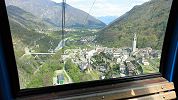 Intragna und der höchste Kirchturm im Tessin - gesehen aus der Luftseilbahn nach Costa