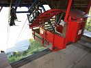 Luftseilbahn Erstfeld Hofstetten - Wilerli - Die offene Kabine - ein Niederberger Schiffli - in der Bergstation Wilerli