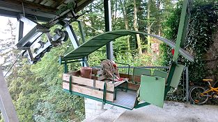 Luftseilbahn Erstfeld Ripshausen - Zieriberg - Seilbahn Ripshusen - Zieriberg - Bocki - Niederberger Schiffli in der Bergstation