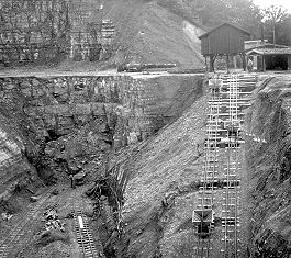 Würenlingen Zementfabrik Siggenthal Steinbruch Bärengraben Schrägaufzug - Foto Archiv standseilbahnen.ch